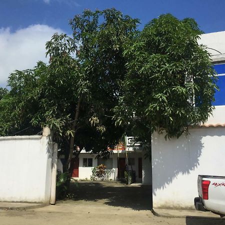 Hostal Sarai Pedernales Buitenkant foto