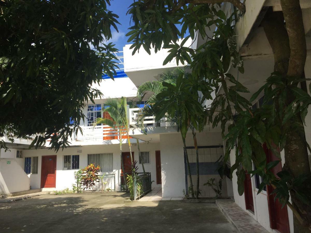 Hostal Sarai Pedernales Buitenkant foto
