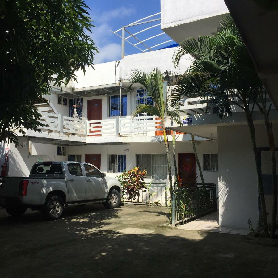 Hostal Sarai Pedernales Buitenkant foto