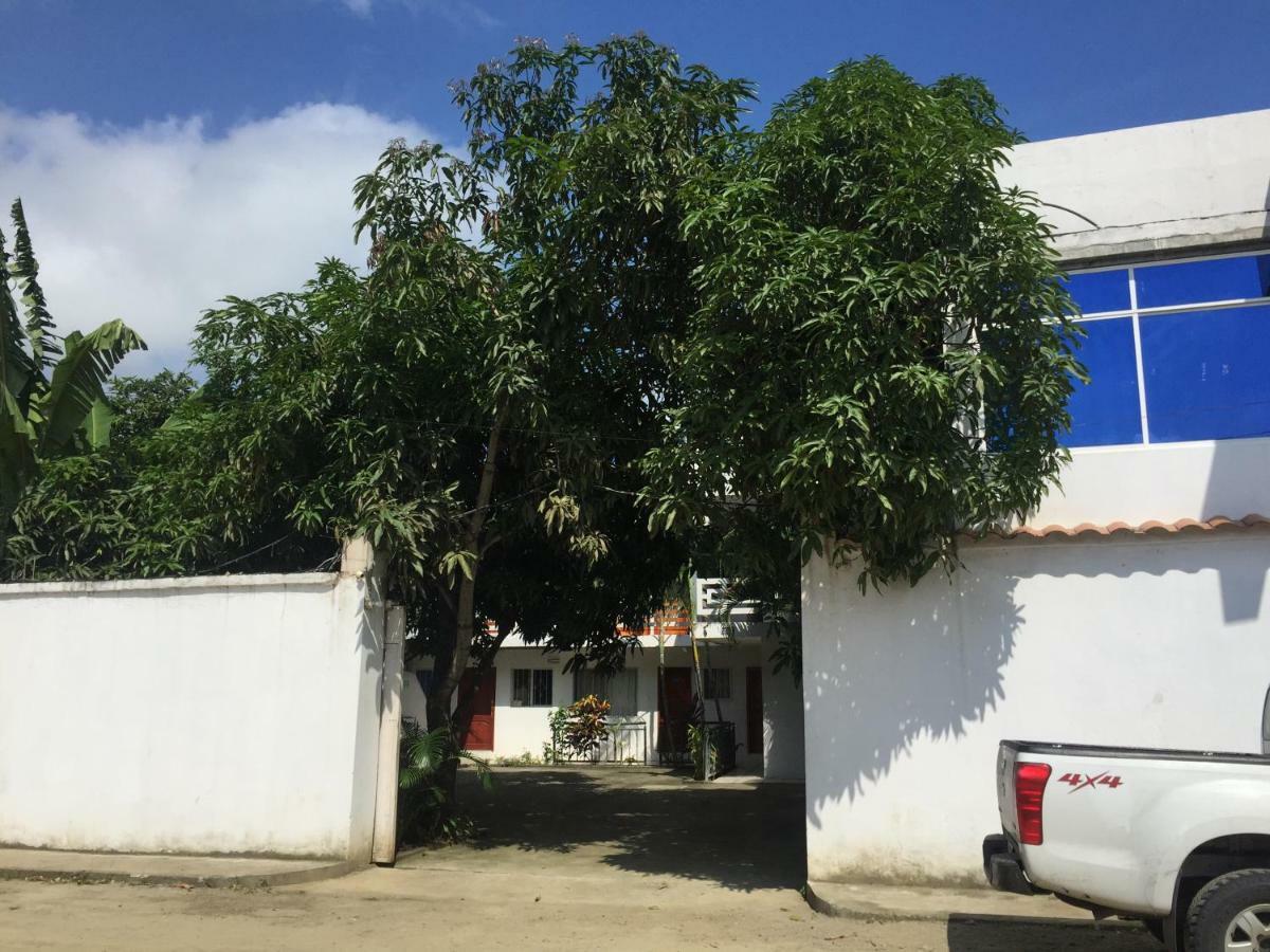 Hostal Sarai Pedernales Buitenkant foto