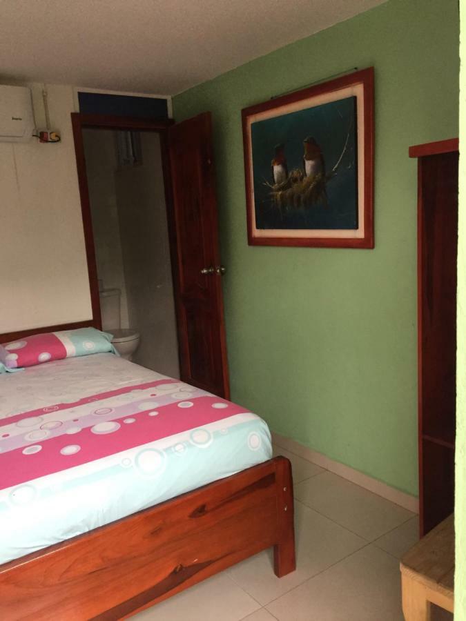 Hostal Sarai Pedernales Buitenkant foto