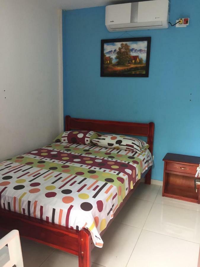 Hostal Sarai Pedernales Buitenkant foto