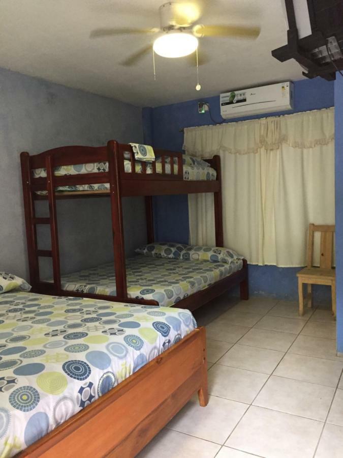 Hostal Sarai Pedernales Buitenkant foto